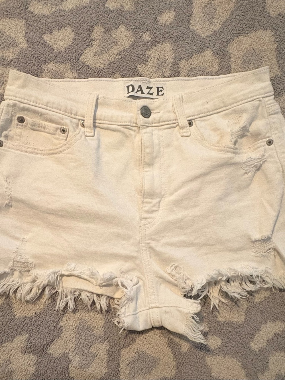 DAZE High-Waist White Frayed Denim Shorts